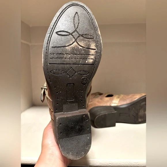 Ariat Tan Leather Ankle Boots with Buckle Detail Women’s Size 9 - Picture 8 of 8